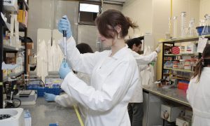 CRQ da 9ª Região abre concurso; salário de até R$ 5,7 mil