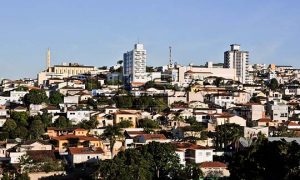 Câmara de Machado-MG abre concurso público! Inicial de R$ 4 mil!