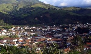 Prefeitura de Passa Quatro-MG oferece vaga para todos os níveis! Inicial de até R$ 1.691,76