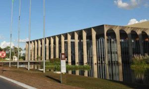 Concurso Itamaraty 2015: Últimos dias de inscrições para oficial de chancelaria! Inicial de R$ 7,2 mil!