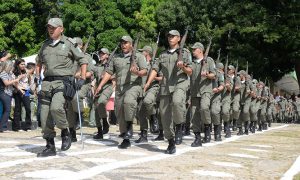 Edital PM PI de 2017 ofertou 400 vagas. VEJA