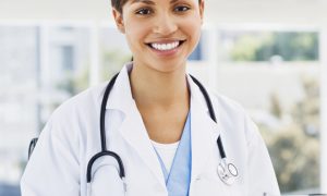 PMMG 2017 abre concurso para Oficiais da Saúde. Chances para médicos, enfermeiros, fisioterapeutas e farmacêuticos. Inicial de R$ 8,8 mil!