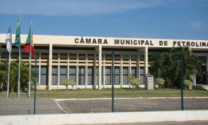 Edital Câmara de Petrolina PE foi retificado! Inicial de R$ 4,7 mil!