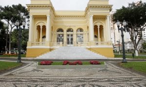 Concurso Câmara Municipal de Curitiba PR: extrato de prestação de serviços publicado!