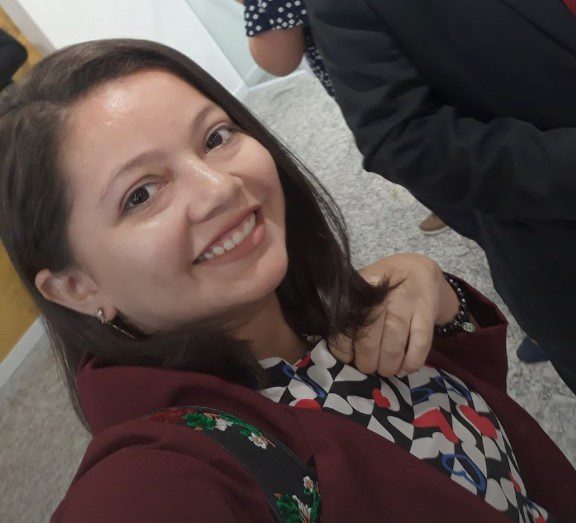 Buscando mudar de vida, Deise Kelly Araújo persistiu e foi aprovada!