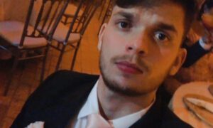 Graduando e fazendo estágio, Vinícius José conseguiu ser aprovado no Exame OAB!