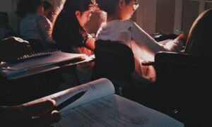 Como estudar online utilizando questões de concurso?