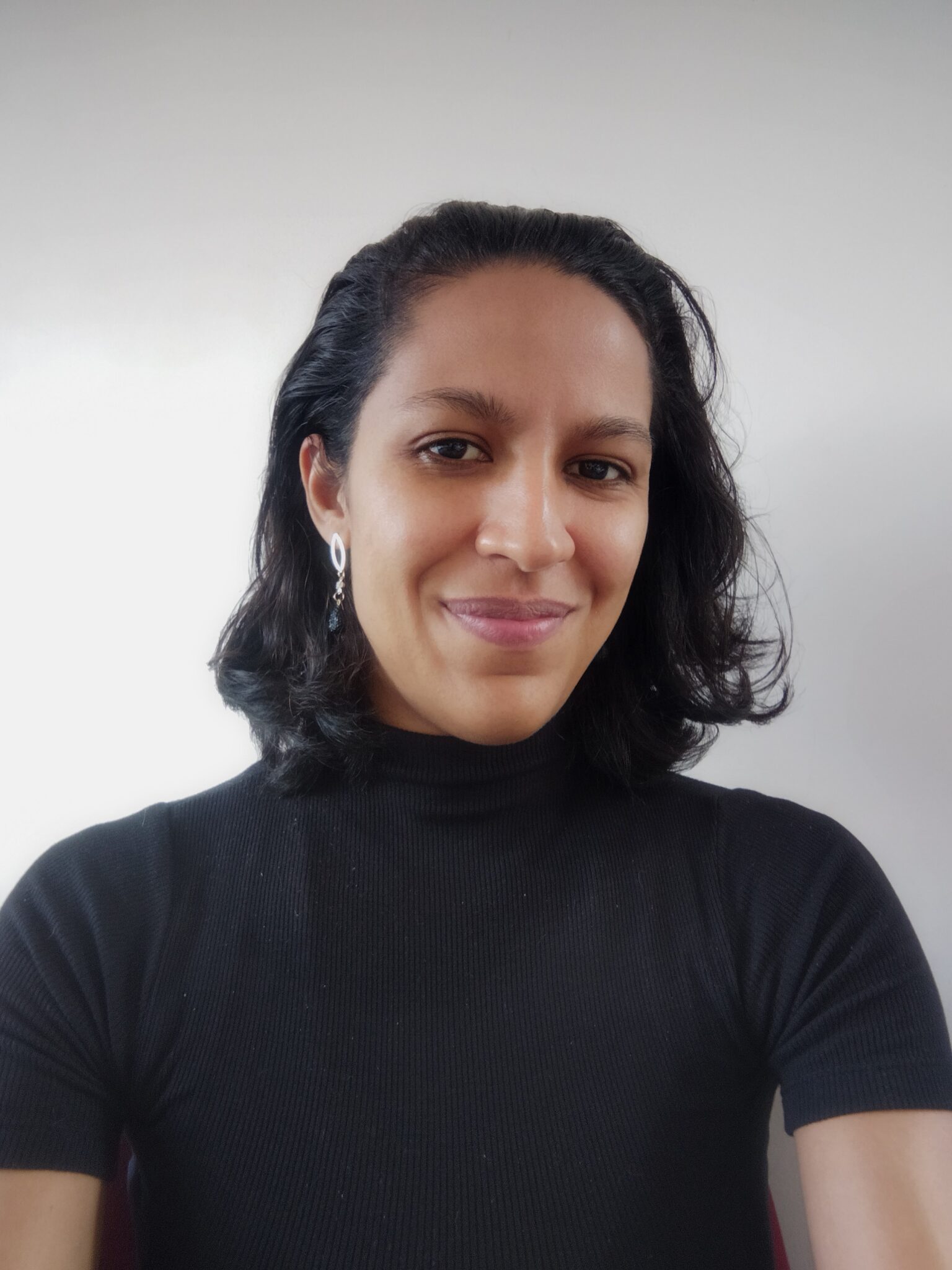 Com muito esforço, Mariane Gonçalves Rodrigues conseguiu aprovação dupla