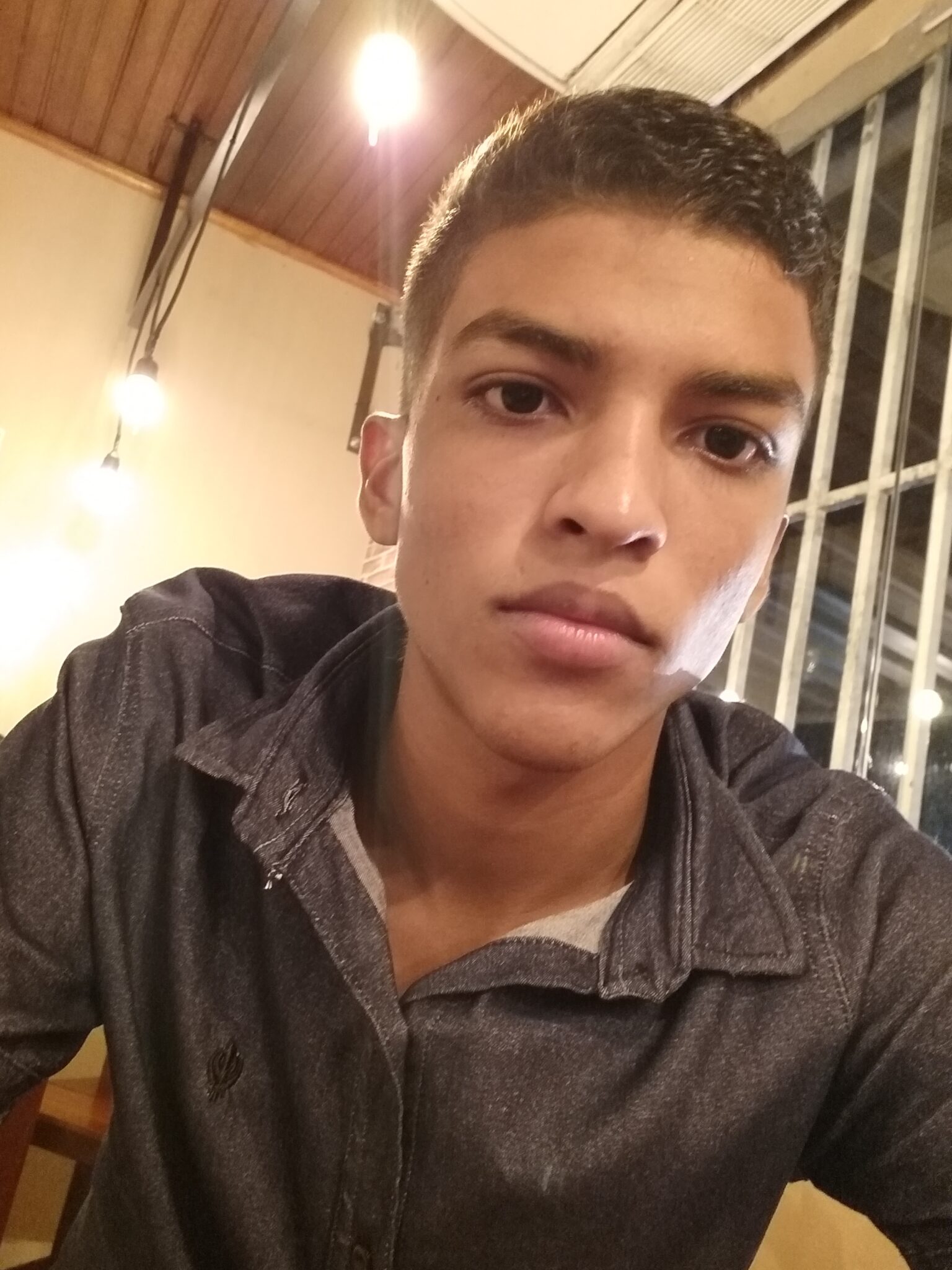 Saiba como Vitor A. conquistou aprovação tripla