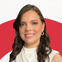 Trabalhando 60h/semana, Marcia H. conquistou 3 aprovações!