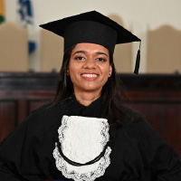 Beatriz A. conciliou os estudos com o trabalho e com a faculdade!