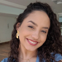 Giovanna A. estudava no transporte, a caminho do trabalho!