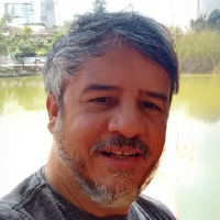 Ao chegar do trabalho, Arnaldo S. estudava até 1h da manhã