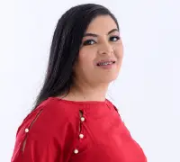 Mãe, estagiária e aprovada no concurso INSS: conheça Elem C.