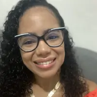 Entre trabalho, maternidade e aprovação: conheça Midian C.